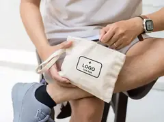 Túi ví có quai in logo theo yêu cầu