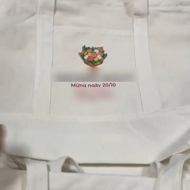 Túi canvas có khóa in logo, lời chúc 20/10 và tên riêng, tên đã che